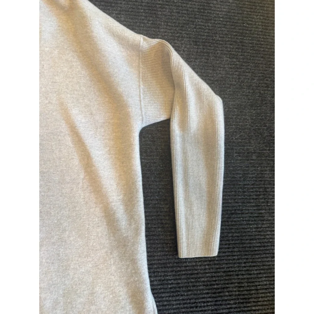Orvis Womens Grey Cream  Stepped Hem‎ Crewneck Sweater Size Large L